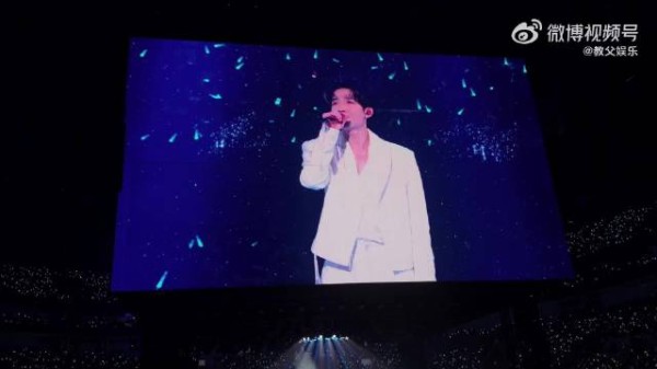 陈楚生荒芜之境收官站浪漫献唱，安可曲戳泪观众