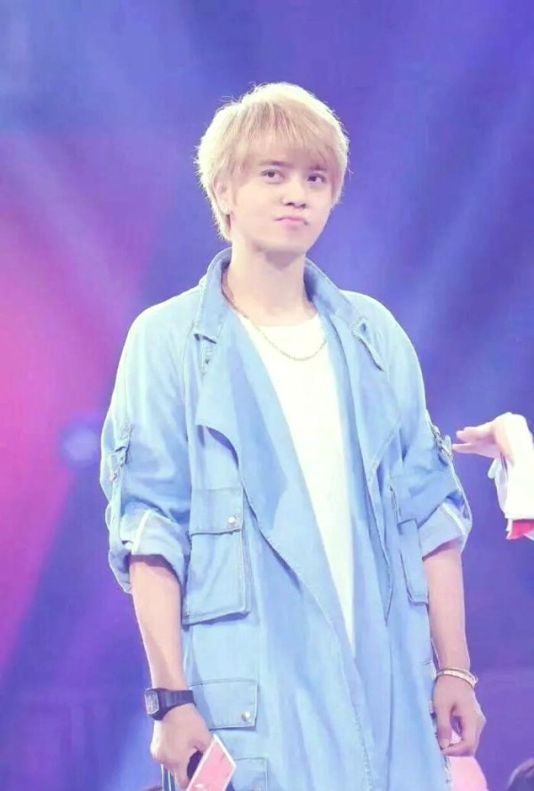 蔡徐坤与罗志祥同框：颜值与气质的较量