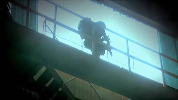 士兵突击:许三多被蓝军包围,撤退时桥梁断裂,他能否成功撤退