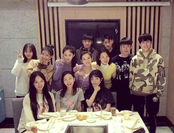 明星同学聚会：颜值与气质的较量