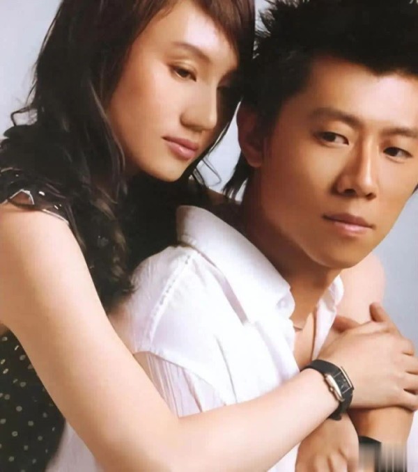 娱乐圈从好友变夫妻的奇妙爱情，你知道几个？