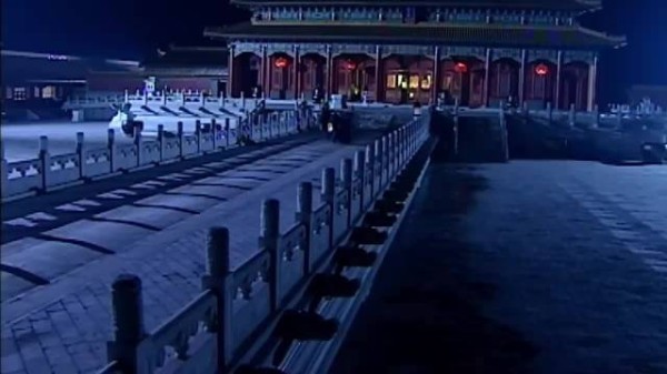 金枝欲孽： 秀女施计亲近圣上，如妃大着肚子收拾她，一杯毒酒归西