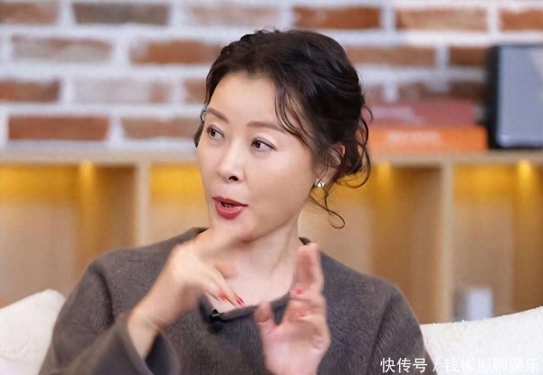 柯蓝：某人怀上男明星的孩子，上过培训学校；储殷：嫁不进真豪门