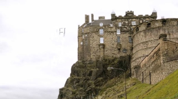 周杰伦《明明就》2012年北京首播，昆凌录音现场陪伴