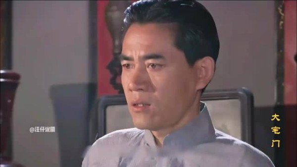 白景琦一棍子打断儿子白敬业的腿,但这孩子不打不成材.