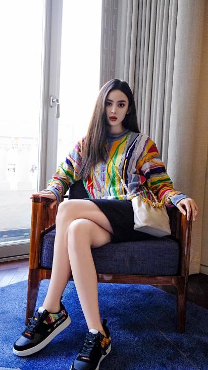 明星同款轻松get!Coogi(库吉)苦瓜纹包多元穿搭，成时尚圈新宠