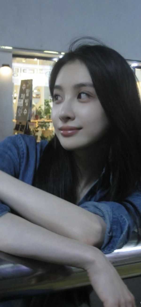 隆妮最新写真超美,自然不做作