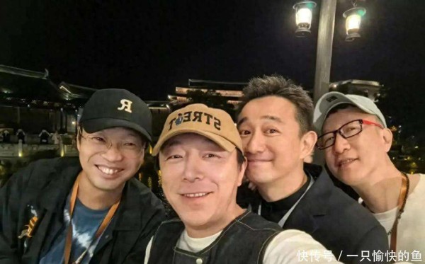 贾玲为张小斐庆生！本人没复胖目测100斤，私下没架子超级好相处