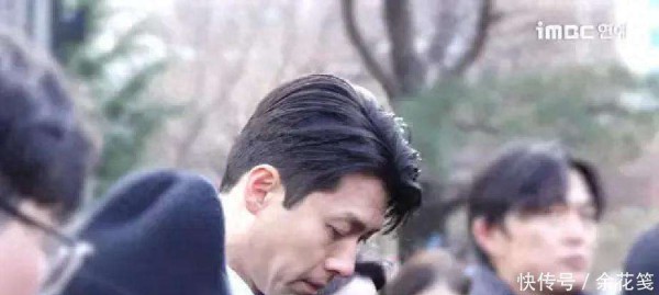 郑雨盛捧遗照，朱智勋抬棺，韩国巨星云集痛送安圣基最后一程啊