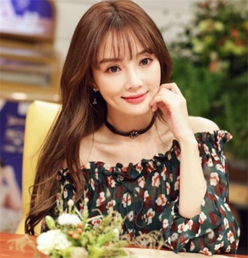 被网友喊“滚出娱乐圈”的明星，图一争议最大，图五说滚就滚！