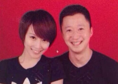 吴京谢楠结婚登记照