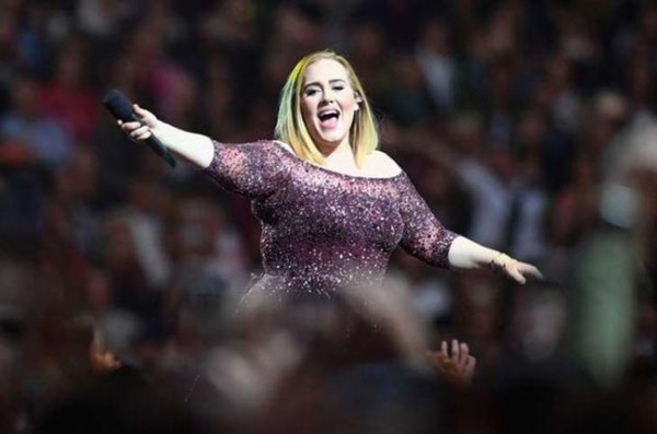 英国30岁以下名人富豪榜上，歌手阿黛尔已经三次拔得头筹。图片来自网络