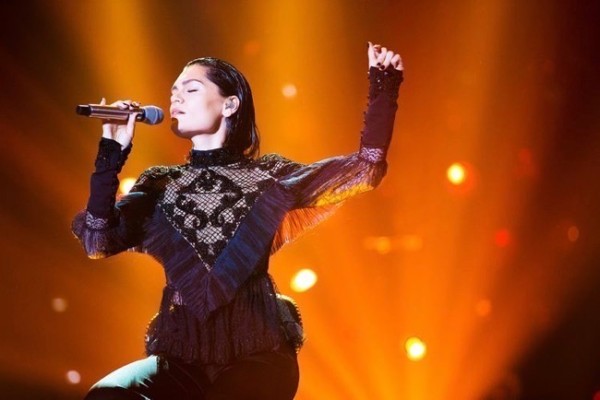 杰西•J在综艺节目《歌手》中大放异彩，至少能在中国净赚2000万英镑。图片来自网络