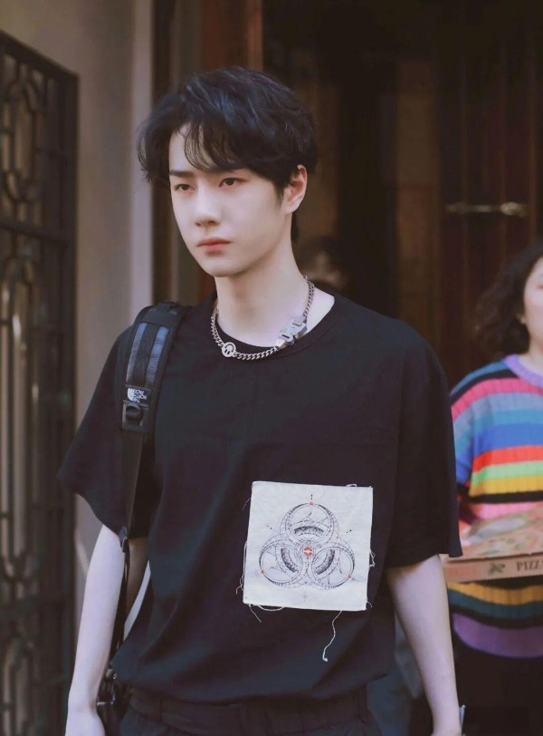 明星们不为人知的多重身份：他们在不同领域的另一面