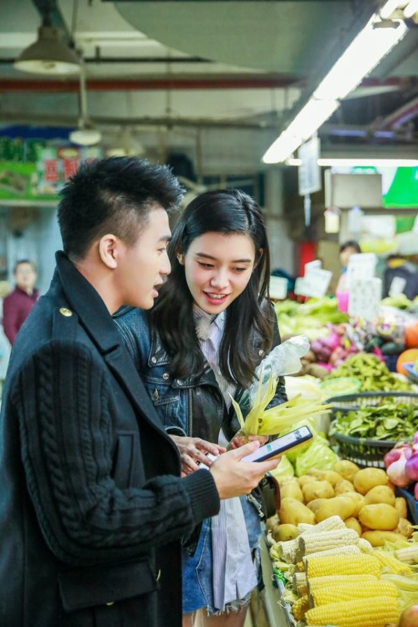 不仅进入了娱乐圈还成功嫁入了豪门，奚梦瑶真的是人生赢家了