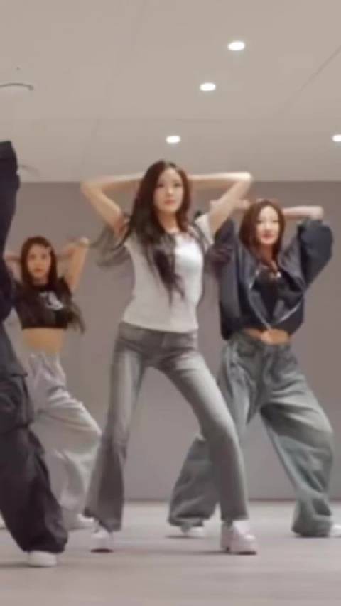 我们来猜猜ta的腿放在我身上然后我de生理反应是怎样的吧