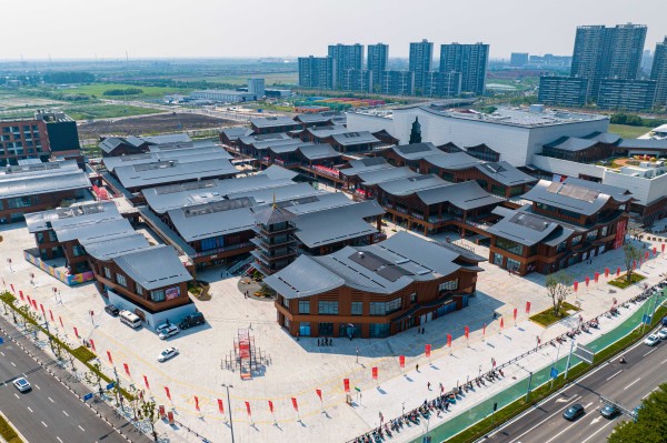 22亿打造商业奇迹！记者亲测宁波前湾新区盛世里文旅·奥特莱斯