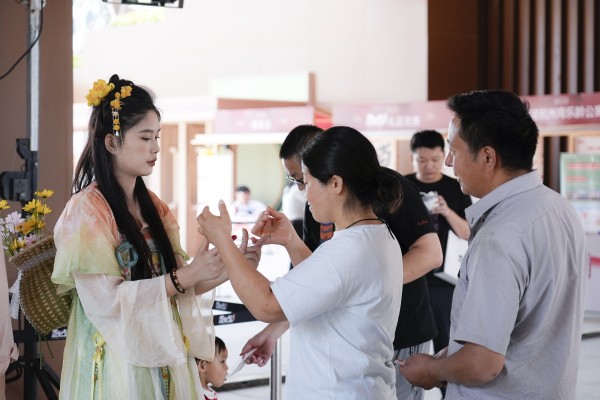 22亿打造商业奇迹！记者亲测宁波前湾新区盛世里文旅·奥特莱斯