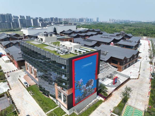 22亿打造商业奇迹！记者亲测宁波前湾新区盛世里文旅·奥特莱斯