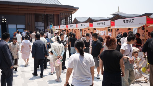 22亿打造商业奇迹！记者亲测宁波前湾新区盛世里文旅·奥特莱斯