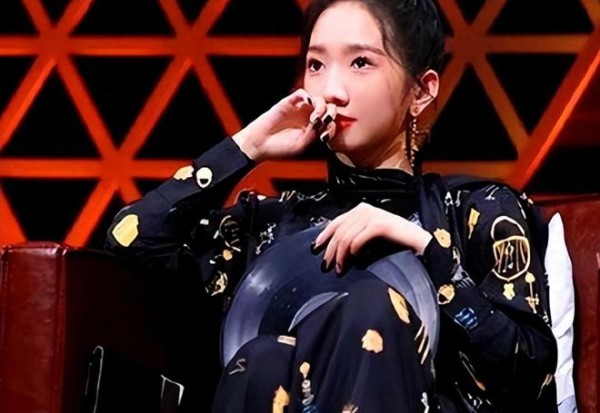 回顾一个代表作都没有，却高高在上当评委，这样的闹剧何时会停止