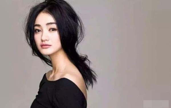 朱杰：戏红人不红，为何不靠炒作提热度？看看老公是谁就明白了