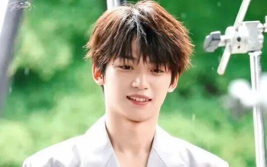 【2026.1.13】梓瑜客串电影？侯明昊出圈资源上升？说说爽子前男友Z恒？《月鳞绮纪》内部观影效果？娱乐圈哪些特别讲义气的？