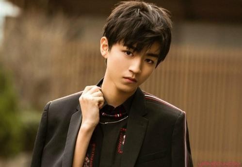 王俊凯生日微博被转3.5亿次?心理学家剖析追星少女的内心戏