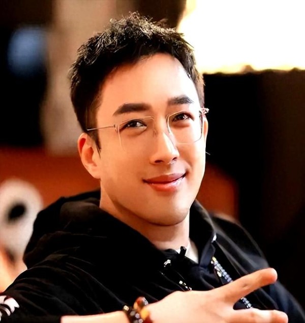 于正曝女艺人疑遭潜规则，细扒发现受害者众多！