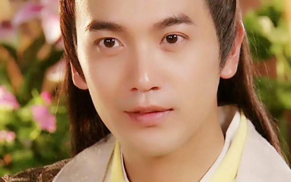 45岁张智尧依然单身，23年演艺生涯无花边新闻，为何如此“干净”