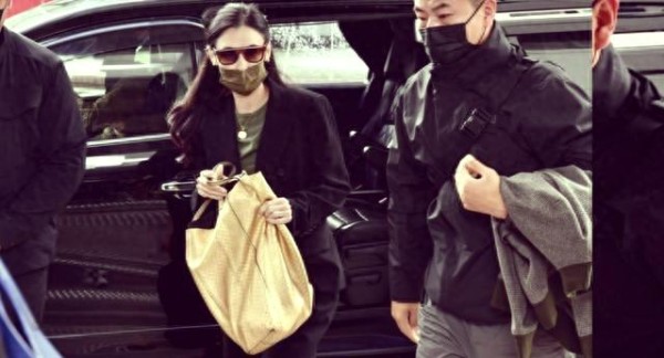 张柏芝与前经纪人合约争议背后的明星管理困境