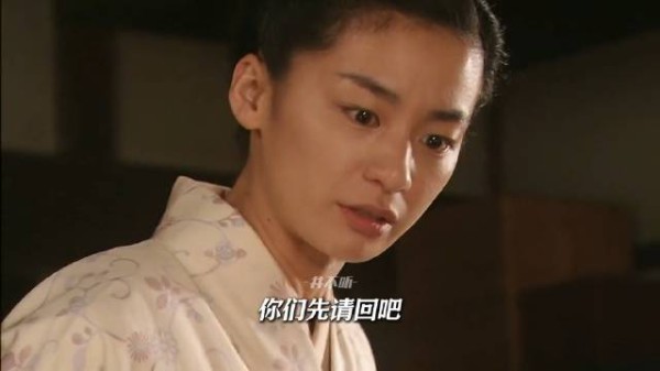 世间人心一半是荆棘丛生的险恶一半是繁花盛放的良善