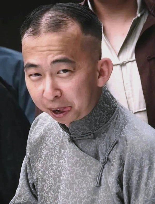 娱乐圈的逆袭之路：从“丑星”到影帝的蜕变