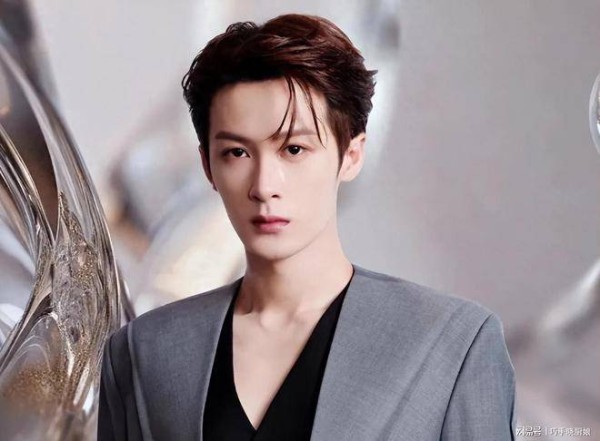 檀健次事件最全瓜！私下是舔狗，女方刚成年就下手，澄清被骂虚伪