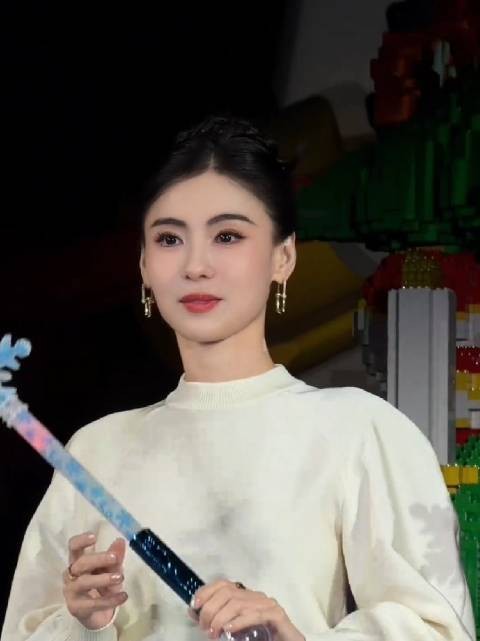 骨相美人，素颜也惊艳！张柏芝美得不可方物