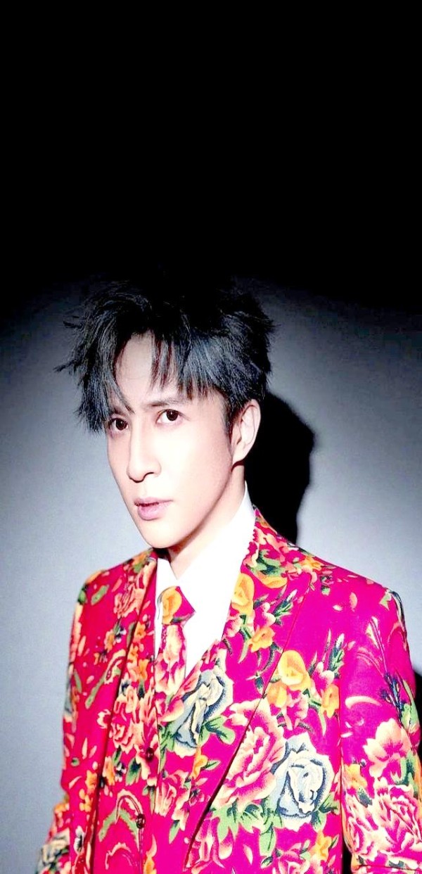 明星开店：从全球商业潮流到未来挑战