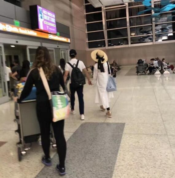 张馨予再晒牵手照是怎么回事？张馨予现任男朋友是谁长得像李晨吗（2）