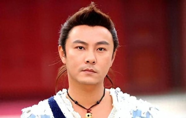 结三次婚、两度丧子,59岁无儿无女,王晶为何说张卫健一点都不惨