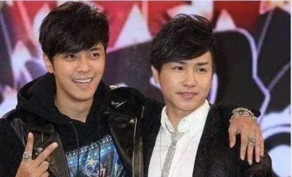 揭秘娱乐圈明星友谊的脆弱与竞争