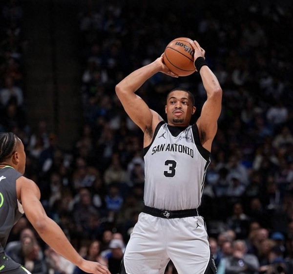 绝地大反击!爱德华兹MVP,文班没有巨星气质,选秀榜眼太糟糕