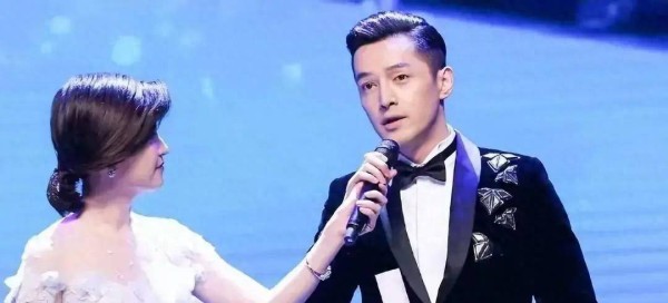 胡歌突然引发争议！与高圆圆同框，一个动作遭到口诛笔伐