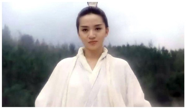 梅艳芳生病,200位明星在病房外守候,最后送走她的却不是刘德华