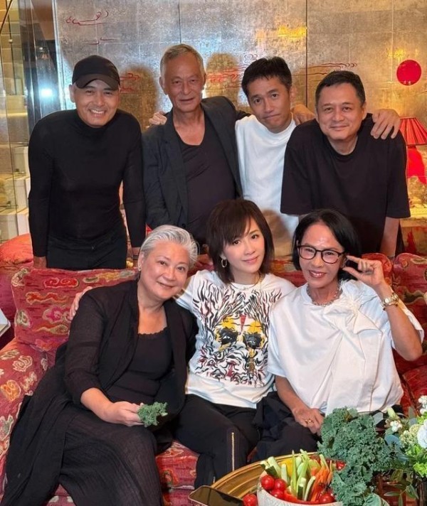 港圈老友重逢，岁月未改兄弟情，温暖人心