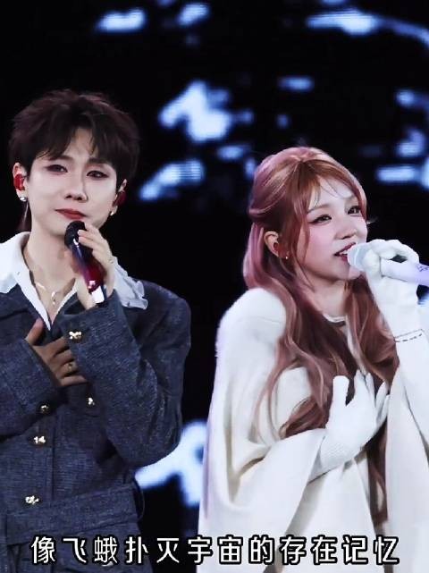 宋雨琦汪苏泷白衣深情合唱,观众沉浸音乐盛宴