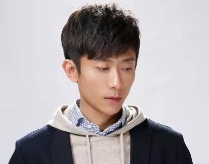 张一山父亲终于曝光,原来是经纪人,深藏不漏啊!