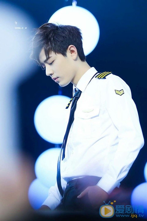 肖戰個人資料簡介 肖戰家庭背景