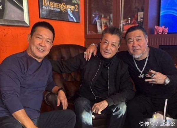 68岁香港武打巨星的近况曝光，看上去远比实际年龄年轻