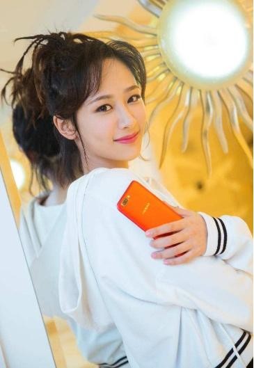 杨紫2019三部新作待播，学霸法医霸道女总裁，你最期待哪一个？