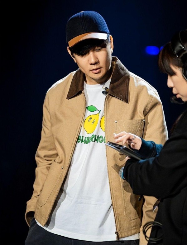 谢娜一句话引爆热搜！明星失言的代价有多大？