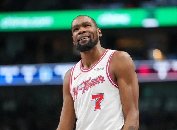 火箭沦为联盟笑柄！杜兰特“立棍”战术搅局球队，和詹皇差距究竟在哪里？